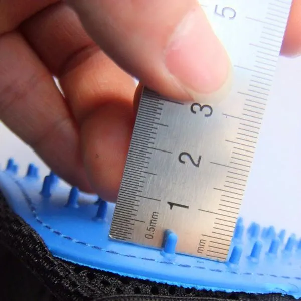 Gentle Deshedding Glove For Pet Grooming